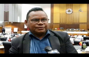 Deputadu Bankada FRETILIN, Joaquin dos Santos ko&#039;alia ba jornalista sira iha PN