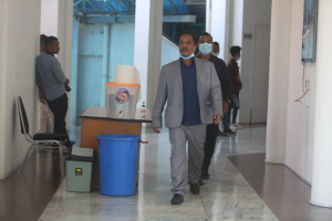 Secretário Estado para Formasaun Profisional e Emprego, Alarico de Rosario iha Koridor Parlamentu Nasional