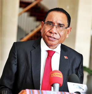 Ministru Justisa (MJ), Manuel Carceres da Costa.