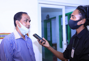 Diretór jerál SEKoop, Francisco Xavier, ko&#039;alia hela ba jornalista www.tempotimor.com iha kna&#039;ar fatin Akait, segunda (31/05). 