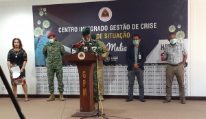 segundu komandante operasionál SIJK Brigadeiru Jerál João Miranda &quot;Aluc&quot; akompanha husi Portavoz SIJK, wainhira ko&#039;alia ba Jornalista sira iha sala situasaun, iha CCD iha Kuarta (20/05)