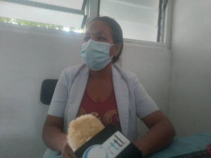 Servisu Sentru Saúde Vamase, Médiku Jerál Adelina Freitas ko&#039;alia hela ba média sira iha kna&#039;ar fatin Vemase, kuarta (09/02).