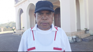 Administradór Postu Atsabe Manuel Soares Araújo ko&#039;alia hela ho jornalista www.tempotimor.com iha Atsabe. Segunda (21/9).