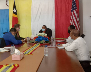 Sekretáriu Estadu Kooperativa (SEKoop), Elizário Ferreira hahú diskute ho Embaixadór Estadus Unidus Amérika (EUA), Kevin Blackstone, konana servisu kooperativa ba futuru, tersa (20/04/2021).