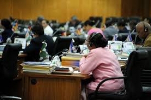 Deputada Olinda Guterres iha plenaria PN
