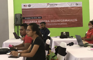 Jonrnalista Timoroan sira tuir hela Formasaun iha Timor Lodge.