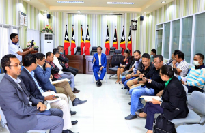 MAPKomS, Francisco Jeronimo fasilita dialogu entre Konsellu Imprensa ho AJTL hasoru reprezentante Jornalista Petisionariu sira nian iha Palasiu Governu (20/7)