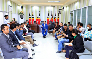 MAPKomS, Francisco Jeronimo fasilita dialogu entre Konsellu Imprensa ho AJTL hasoru reprezentante Jornalista Petisionariu sira nian iha Palasiu Governu (20/7)