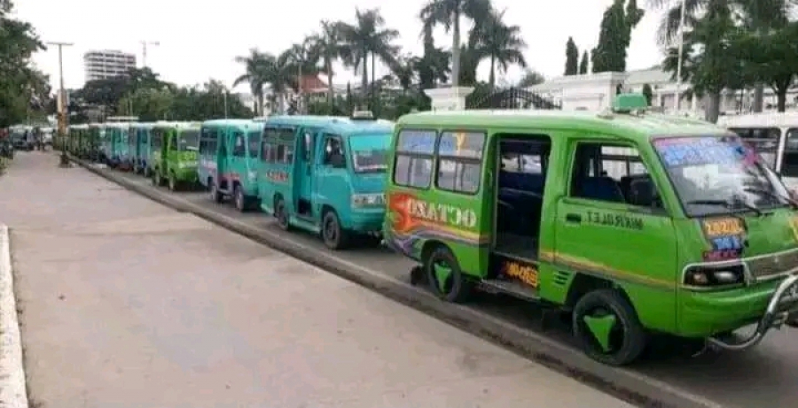 Kondutór Transporte Públiku la Uza Farda Multa US$75