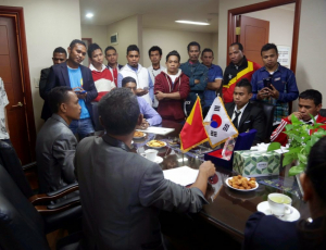Diretór Jeral Sekretariu Estadu Formasaun Profisional no Empregu (SEFOPE) Paul Alves ho autoridade husi Korea do Sul hasoru malu ho serbisu na&#039;in Timoroan sira