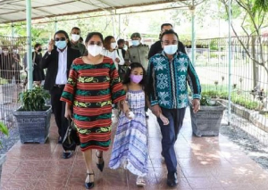 Espoza Prezidente Repúblika, Cidalia Nobre Mouzinho hetan akompaña husi Prezidente Repúblika, Francisco Guterres Lú Olo iha Aeroportu Komoro atu desloka ba Dubai. 