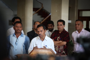 Sekretariu Exekutivu ba instalasaun Komisaun Nasional Justisa e Paz Timor Leste nian, Jose Antonio das Neves Samalarua ko&#039;alia hela ba midia sira hafoin sorumutuk ho Prezidente da Republika, Francisco guterres Lu Olo, iha Palasiu prezidente, Aitarak, (22/07)