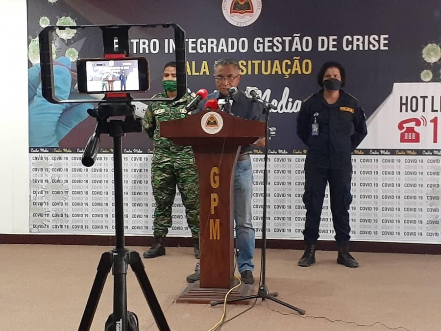 dr. Rui Maria de Araujo portavoz SIJK ko&#039;alia ho jornalista sira Sala Situasaun iha CCD  (11/5)