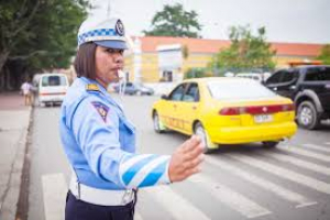 membru Polisia Tranzitu hala&#039;o hela nia kna&#039;ar iha liuron kapital nasaun nian