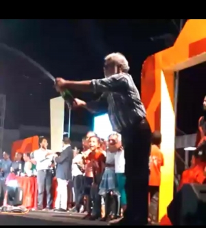 Prezidente AMP, Kay Rala Xanana Gusmao loke hela sampana iha festa aniversariu GMN, Mandarin, Dili (15/06)