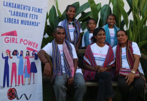 Ekipa autór ba filme ‘Labarik Feto Lidera Mudansa’ iha serimónia lansamentu husi Plan Internasionál Timor-Leste.
