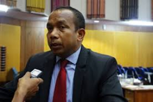 Eis Prezidente Komisaun B, Deputadu CNRT, Aderito Hugo da Costa ko&#039;alia ba jornalista iha resintu Parlamentu Nasional