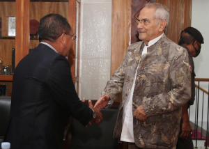 Prezidente Komisaun Nasionál Juventue Katolika Timor-Leste (KNJK-TL) Padre João Soares kaer Liman hela ho Prezidente Repúblika (PR), José Ramos Horta iha Palásiu Prezidensiál, Bairo Pite, kuarta (27/07).