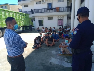 Komandante PNTL Municipiu Dili, Superintendente Xefe Armando Monteiro ko&#039;alia ba estudantes sira iha Hotel Leokase Rai Kotuk Dili (21/4)