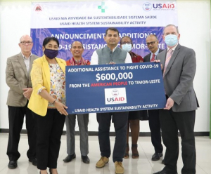 Estadu Unidu Amérika (EUA) liuhusi Ajénsia Estadus Unidus ba Dezenvolvimentu Internasionál (USAID) entrega simbolika orsamentu ho montante hamutuk $ 600,000 ba Ministra Saúde (MS), Odete Freitas Belo.