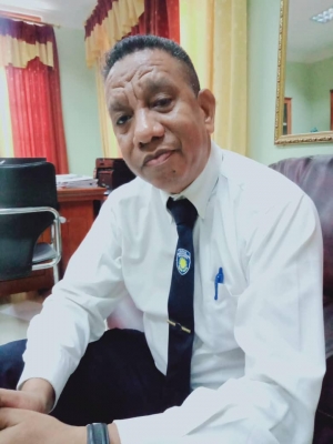 Diretor Jeral Migrasaun Timor Leste, Superintendente PNTL, Agustinho Gomes, iha hela nia knar fatin wainhira dada lia ho Tempo Timor iha Dili, (13/01)
