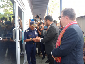 Minístru Prezidensia Konsellu Ministru (MPKM), Fidelis Leite Magalhães, tesi hela fita husi uma IT iha Komandu Jerál PNTL. 