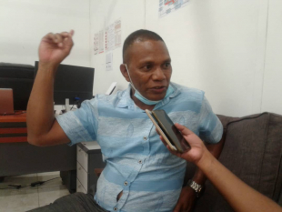 Diretór Diresaun Nasionál Empregi Exterior (DNEE), Filomino Soares koalia hela ho jornalísta sira kona-ba prosesu kazu traballadór timoroan nain-rua nian ne&#039;ebé autoridade seguransa sira detein iha sela nasaun Korreia Sul nian, tanba deskonfia halo transaksaun osan ho ilegál, kinta (07/01).