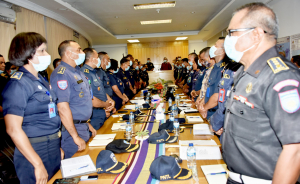 Primeiru Ministru no Ministru Interior, Taur Matan Ruak akompana husi Vise Ministru Interior, Antonio Armindo halo enkontru ho kuadru superior PNTL nian iha kuartel PNTL Kaikoli iha semana kotuk