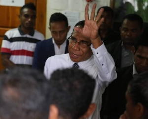Ministru Justisa Manuel Carceres iha notariadu tempu ruma ba kotuk