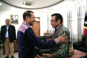 PR Lu Olo kaer liman no hakuak malu hela ho PM TMR wainhira halao enkontru semanal iha Palacio PR Aitarak Laran Dili iha loron Kintq, 22/11/2018.