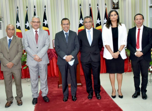 Foto Hamutuk PM Taur Matan Ruak ho Vogal ba rekoperasaun ekonomia hafoin simu pose iha Palasiu Governu (18/6)