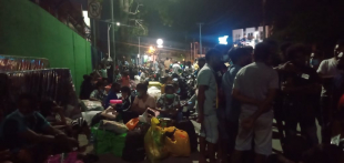 Oecusse oan sira ne&#039;ebe hein hela Ro iha portu Dili, kinta (17/06).