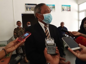 Ministru Defeza no Ministru Seguransa interinu, Filomino de Jesus Paixao ko&#039;alia ba midia hafoin partisipa iha aniversariu PNTL ba dala 20 iha Dili, (27/3)