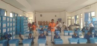 Brigada sira halo hela pakotementu iha salaun apuramentu Baukau, segunda (14/03).
