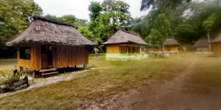 Fatin deskansa ba vizintantes sira iha pantai valu, Tutuala, Lospalos