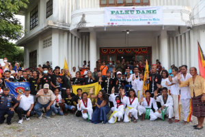 Ekipa GAM hasai foto hamutuk iha iha Manatuto, Postu Administrativu Manatuto Vila, kinta (12/05).
