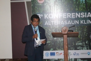 Sekretario Estadu Ambiente, Demetrio D.A de Carvalho Kinta feira nee Representa Primeriu Minsitru Taur Matam Ruak halao Abertura ba konferensia Nasional Alterasaun klimatika ba datoluk ho tema Alterasaun klimatika &quot;Redus impaktu no hasae rezilensia &quot; iha Salao ministerio Finansas -Dili, (06/06)