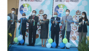 Reprezentante World Food Programme (WFP) iha Timor-Leste, Organizasaun Saúde Mundiál (OMS), Korea International Cooperation Ajency (KOICA) iha Timor-Leste, Embaixadór Repúblika Korea Timor-Leste, Ministru saúde, Ministeriu Finansas no Minitériu Edukasaun Juventude Desportu (MEJD) hala’o lansamentu ba atividade hadi’a nutrisaun iha Rai laran