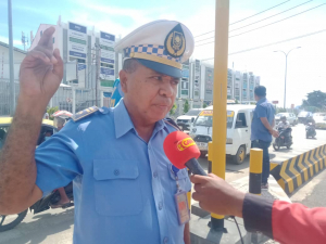 Komandante Polísia Nasionál Timor-Leste (PNTL) husi seksaun Tránzitu Munisípiu Dili, Inspetór Domingos Sarmento Gama.