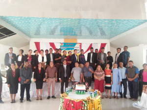 SEKoop Elizario Ferreira foto hamutuk ho membru COPAS iha eskola Paulus VI Dili (16/10)