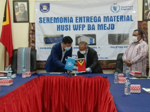 Diretór Nasionál WFP Dageng Lee ho Ministru MEJD asina hela nota entendimentu ba kooperasaun nian. Kinta (29/07).ina hela 