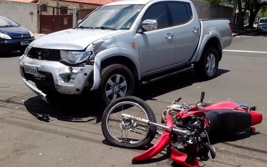 asidente kareta ho motor soke malu iha liuron Dili nian