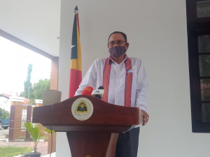 Ministru Justisa (JM), Manuel Cárceres da Costa, ko&#039;alia hela ba média sira hafoin hasoru-malu ho Primeiru Ministru (PM), Taur Matan Ruak iha ninia rezidénsia Faról, segunda (17/05).
