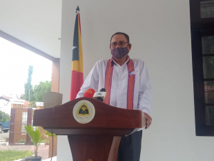 Ministru Justisa (JM), Manuel Cárceres da Costa, ko&#039;alia hela ba média sira hafoin hasoru-malu ho Primeiru Ministru (PM), Taur Matan Ruak iha ninia rezidénsia Faról, segunda (17/05).