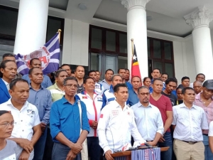 Lideransa Partidu Demokratiku iha momentu halo desizaun koligasaun ho CNRT, iha sede Partidu Demokratiku Kolmera Dili (21/2)