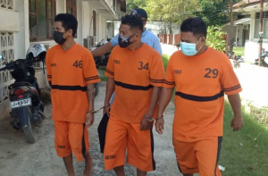 Suspeitu na&#039;in-3 ho ne&#039;ebé PNTL kaptura iha Aimeti Laran, Aldeia São José, Suku Komoro, tanba loke ‘bola gulin’ ho ilegál, sesta (01/10).