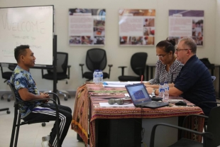 Timor oan ne&#039;ebe tuir hela izame hodi konkore ba programa Pacific Labor Scheme, iha Tower Fatuhada Dili