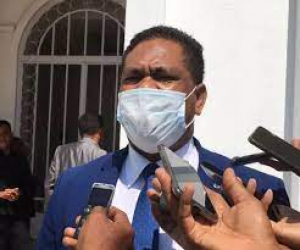 Ministru Ensinu Superior Siénsia no Kultura (MESSK), Longuinhos dos Santos.