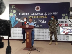 dr. Sergio lobo iha podium Sala de Situasaun ko&#039;alia hela ba Jornalista sira iha CCD (15/4)