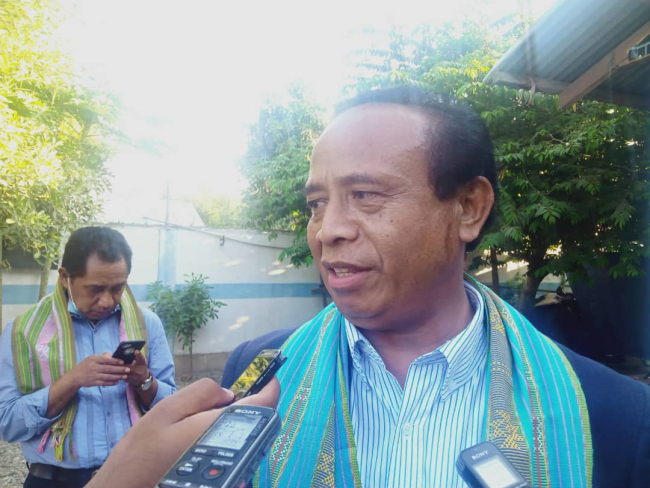 MAPKomS, Francisco Jeronimo ko&#039;alia ba jornalista sira wainhira hala&#039;o visita ba Radio Komunidade Komoro (22/7)